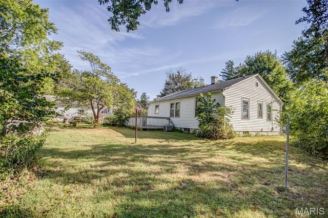 214 Union Hill Road, Fairview Heights, IL 62208