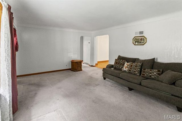 214 Union Hill Road, Fairview Heights, IL 62208