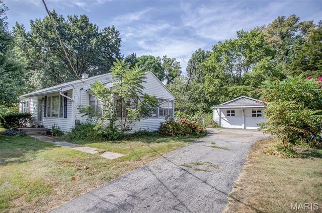 214 Union Hill Road, Fairview Heights, IL 62208