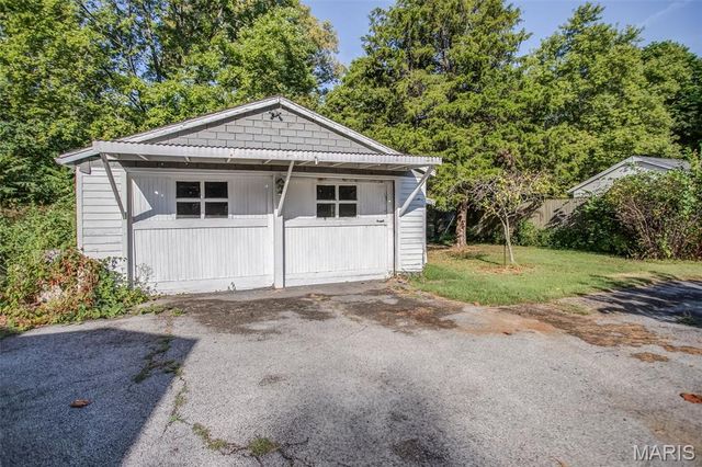 214 Union Hill Road, Fairview Heights, IL 62208