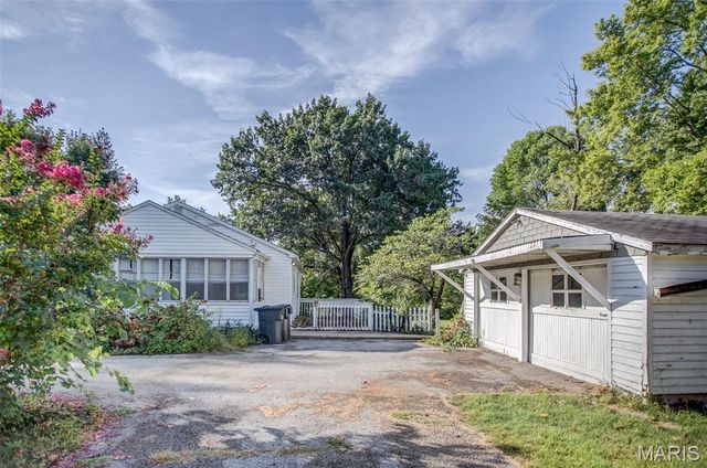 214 Union Hill Road, Fairview Heights, IL 62208