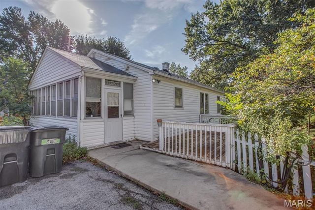 214 Union Hill Road, Fairview Heights, IL 62208