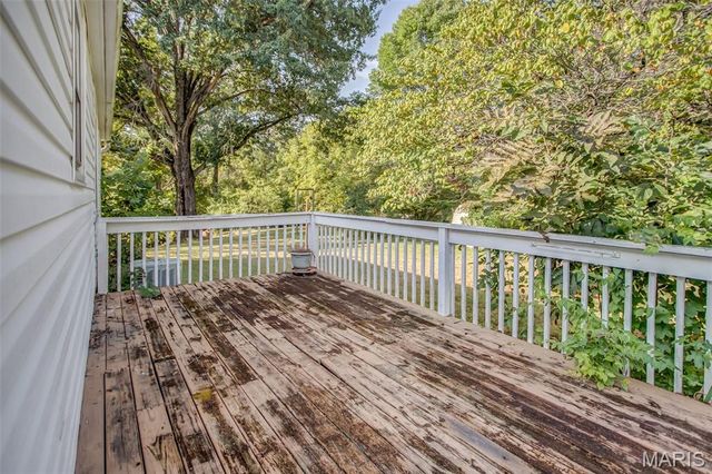 214 Union Hill Road, Fairview Heights, IL 62208