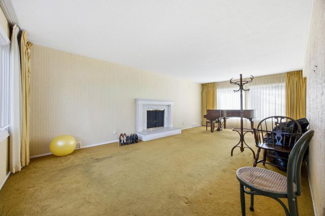 1719 7th Street S, Fargo, ND 58103