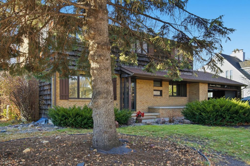 1719 7th Street S, Fargo, ND 58103