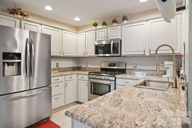 75 Stonebridge Drive, Asheville, NC 28805