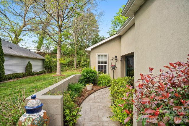 75 Stonebridge Drive, Asheville, NC 28805
