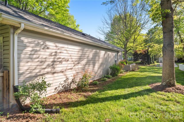 75 Stonebridge Drive, Asheville, NC 28805