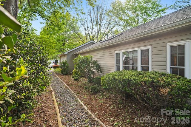75 Stonebridge Drive, Asheville, NC 28805