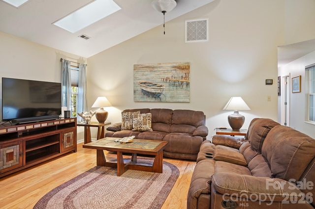 75 Stonebridge Drive, Asheville, NC 28805