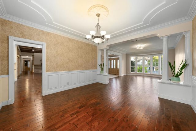 102 Hinkle Ct, Folsom, CA 95630