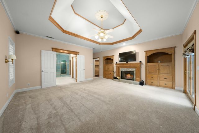 102 Hinkle Ct, Folsom, CA 95630
