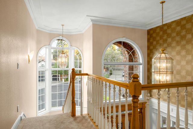 102 Hinkle Ct, Folsom, CA 95630
