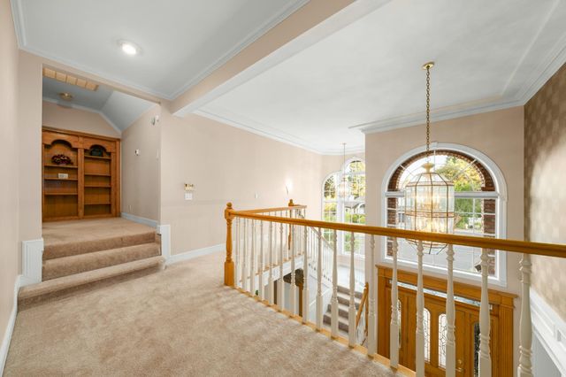 102 Hinkle Ct, Folsom, CA 95630