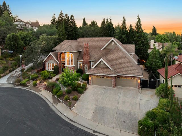 102 Hinkle Ct, Folsom, CA 95630