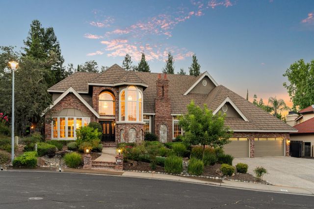 102 Hinkle Ct, Folsom, CA 95630
