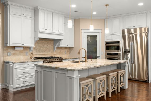 102 Hinkle Ct, Folsom, CA 95630