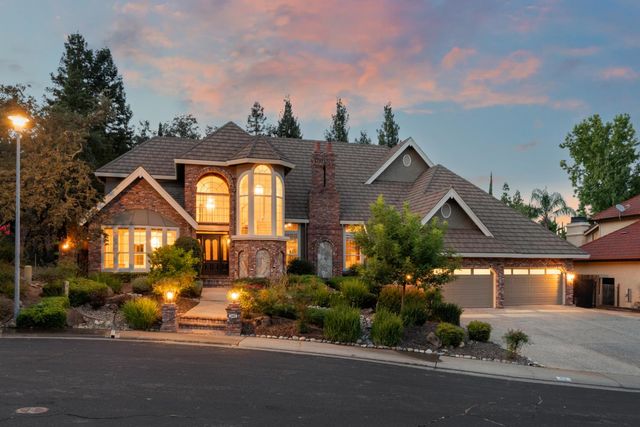 102 Hinkle Ct, Folsom, CA 95630