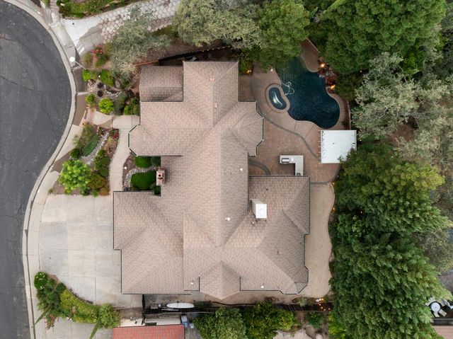 102 Hinkle Ct, Folsom, CA 95630