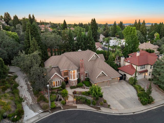 102 Hinkle Ct, Folsom, CA 95630