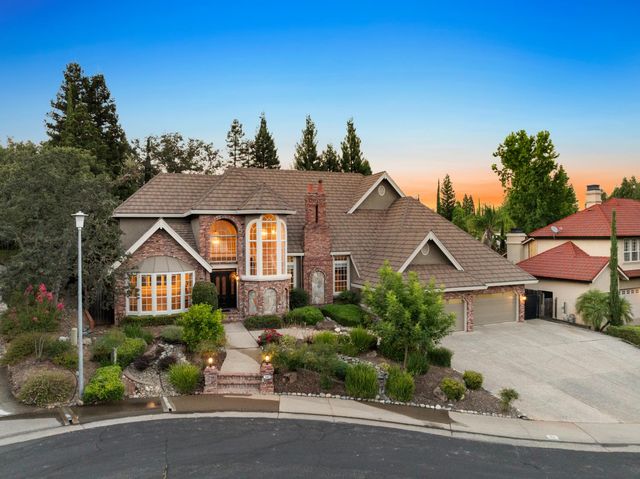 102 Hinkle Ct, Folsom, CA 95630