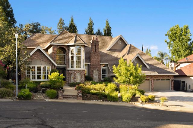 102 Hinkle Ct, Folsom, CA 95630