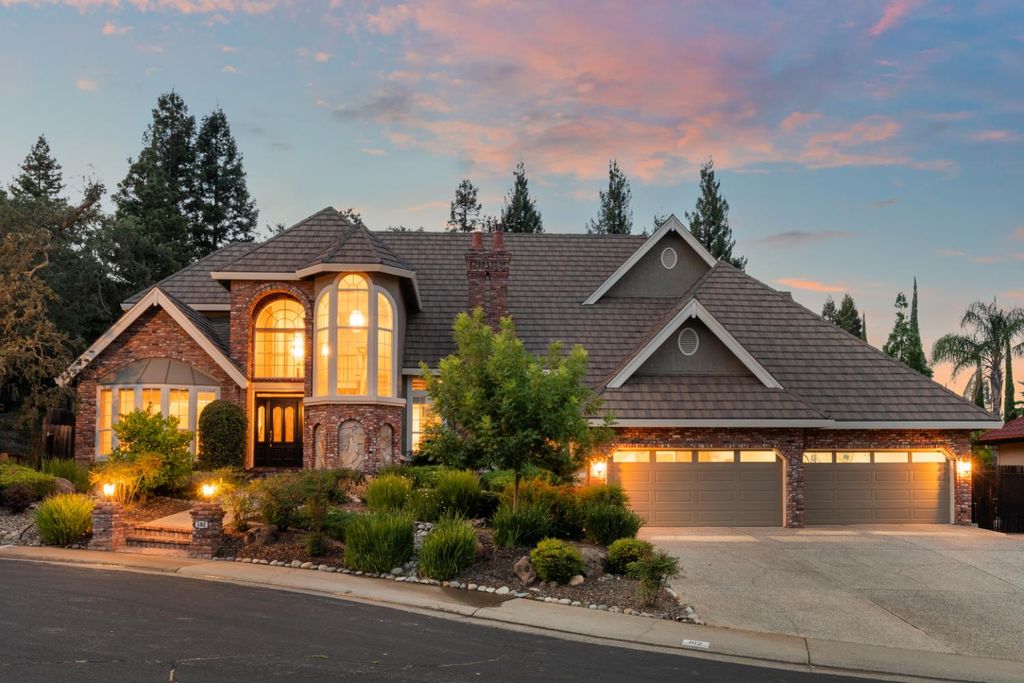 102 Hinkle Ct, Folsom, CA 95630