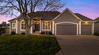 2809 Carlton Drive, Lee's Summit, MO 64082