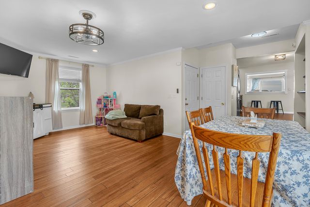 550 W Division Road, Valparaiso, IN 46385