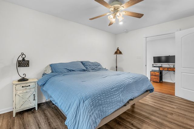 550 W Division Road, Valparaiso, IN 46385