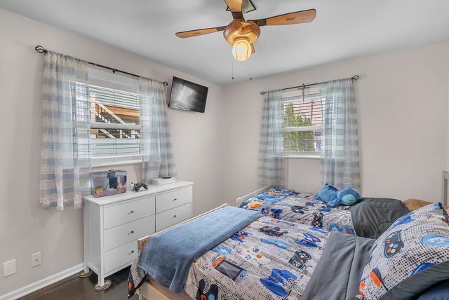 550 W Division Road, Valparaiso, IN 46385