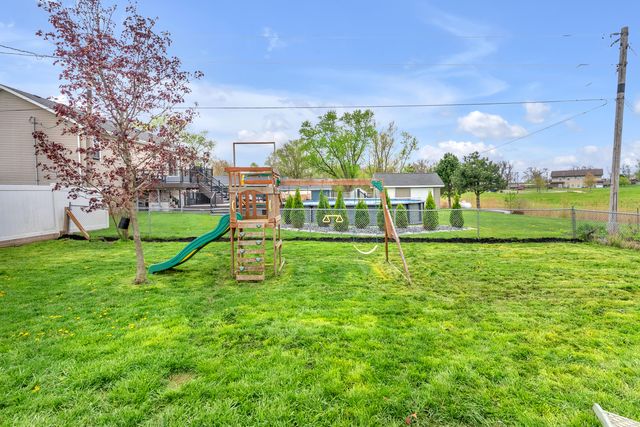 550 W Division Road, Valparaiso, IN 46385
