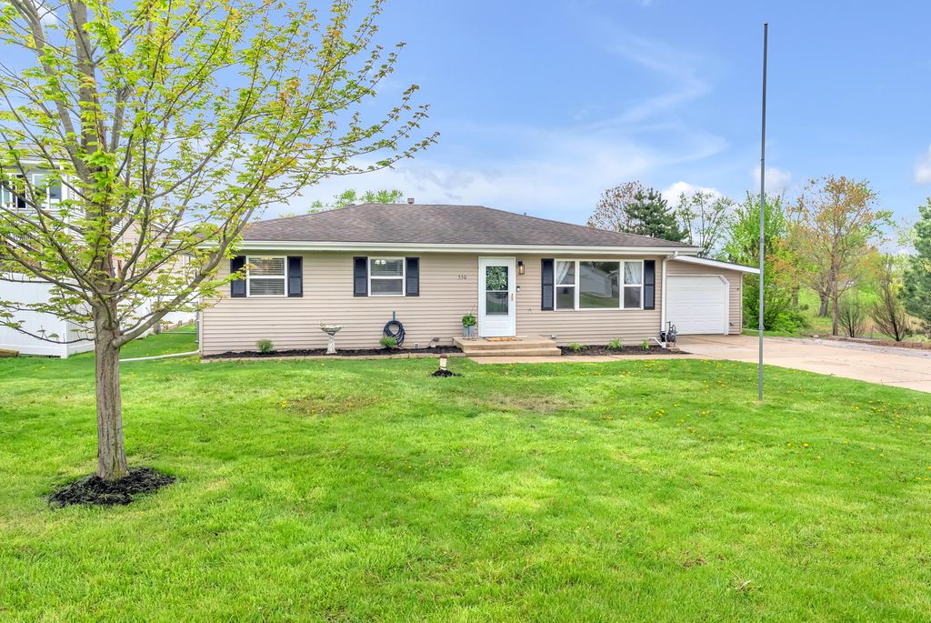 550 W Division Road, Valparaiso, IN 46385