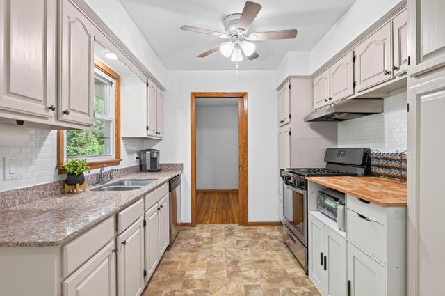 3249 Scott Avenue N, Golden Valley, MN 55422