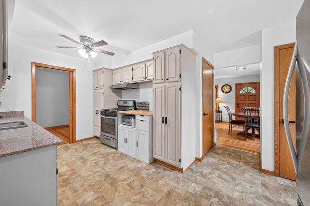 3249 Scott Avenue N, Golden Valley, MN 55422