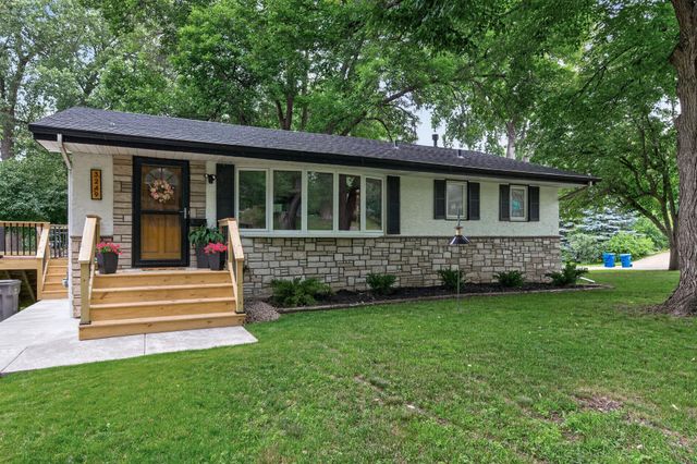 3249 Scott Avenue N, Golden Valley, MN 55422