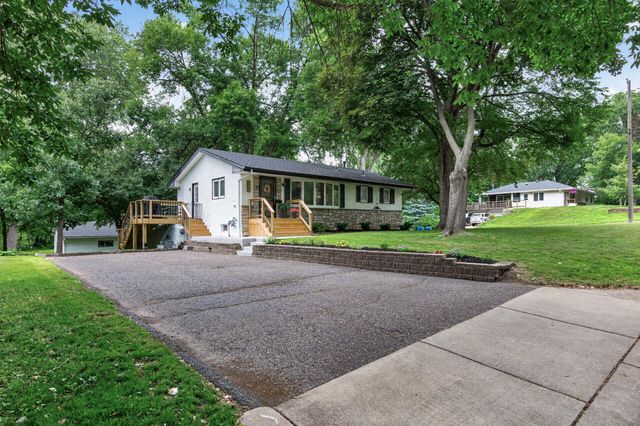 3249 Scott Avenue N, Golden Valley, MN 55422