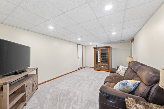 3249 Scott Avenue N, Golden Valley, MN 55422
