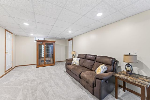 3249 Scott Avenue N, Golden Valley, MN 55422