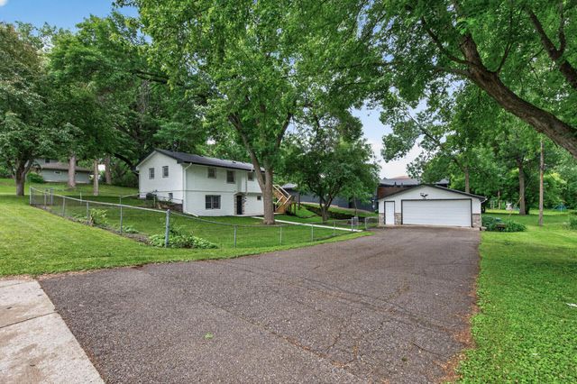 3249 Scott Avenue N, Golden Valley, MN 55422
