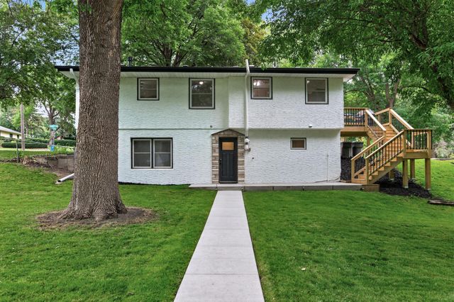 3249 Scott Avenue N, Golden Valley, MN 55422