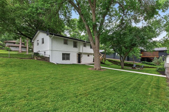 3249 Scott Avenue N, Golden Valley, MN 55422