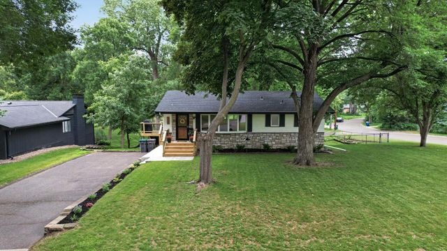 3249 Scott Avenue N, Golden Valley, MN 55422