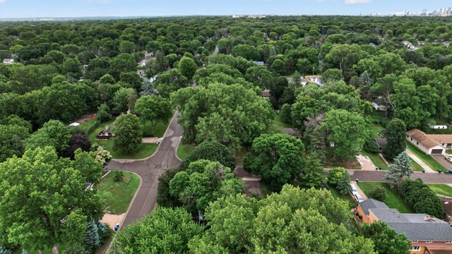 3249 Scott Avenue N, Golden Valley, MN 55422