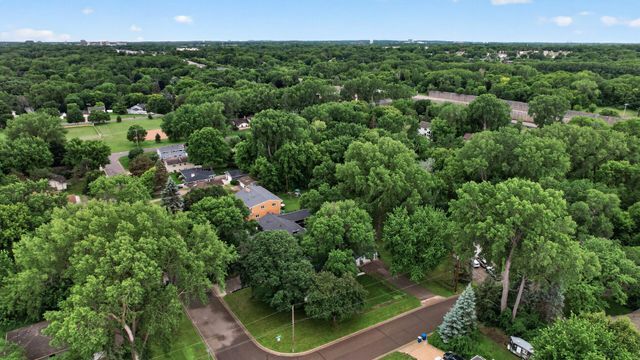 3249 Scott Avenue N, Golden Valley, MN 55422