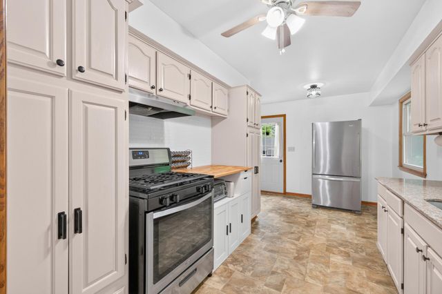 3249 Scott Avenue N, Golden Valley, MN 55422