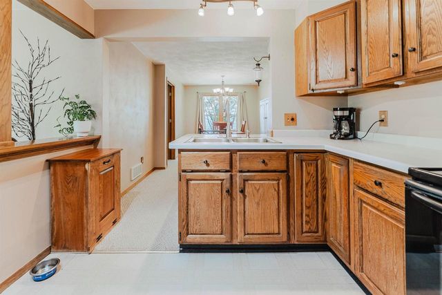727 TELULAH AVENUE, Appleton, WI 54915