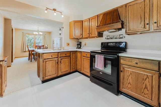 727 TELULAH AVENUE, Appleton, WI 54915