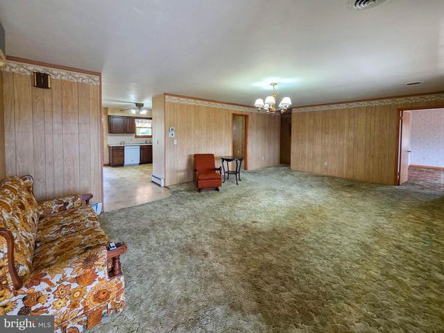 820 STORMS STORE RD, Gettysburg, PA 17325