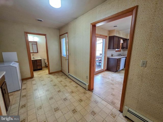820 STORMS STORE RD, Gettysburg, PA 17325